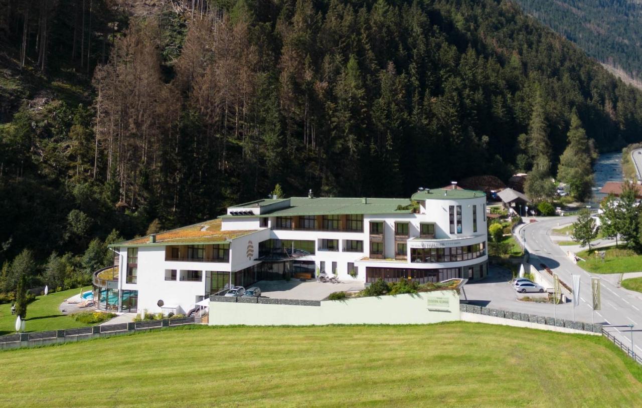 Spa Hotel Zedern Klang Hopfgarten in Defereggen Exterior photo