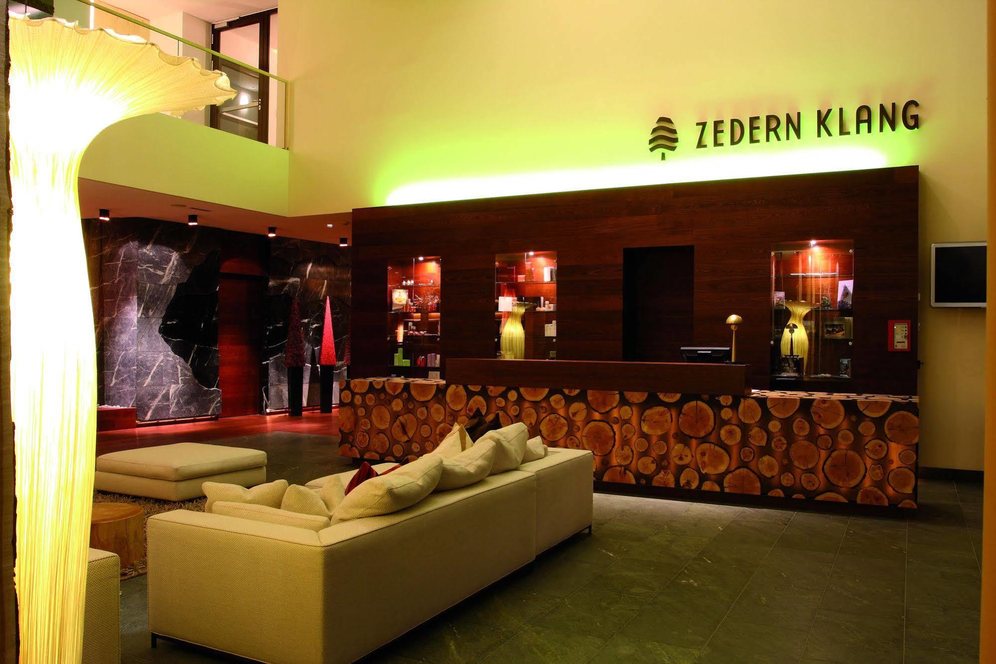 Spa Hotel Zedern Klang Hopfgarten in Defereggen Exterior photo